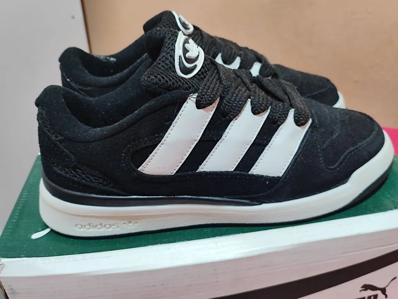 Adidas Fórum 200 og