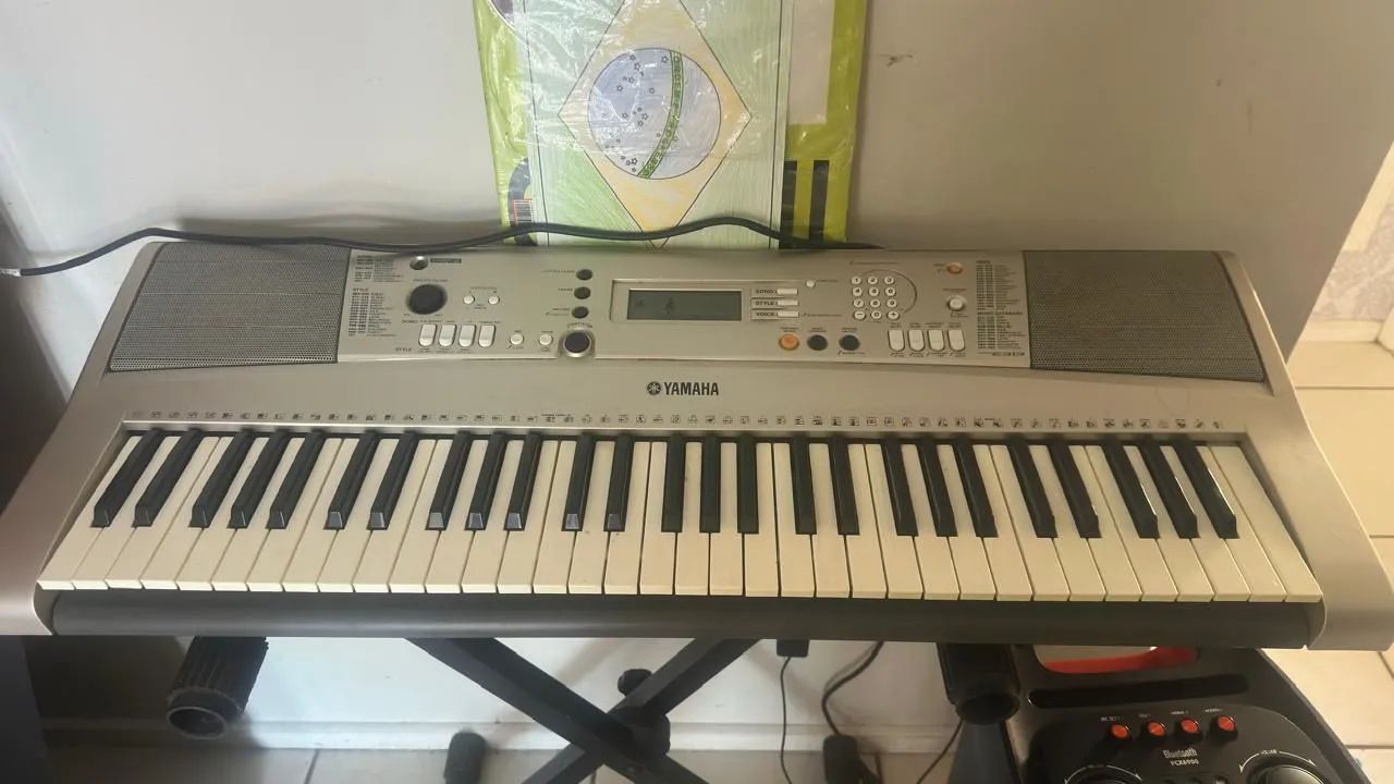 Teclado Yamaha 
