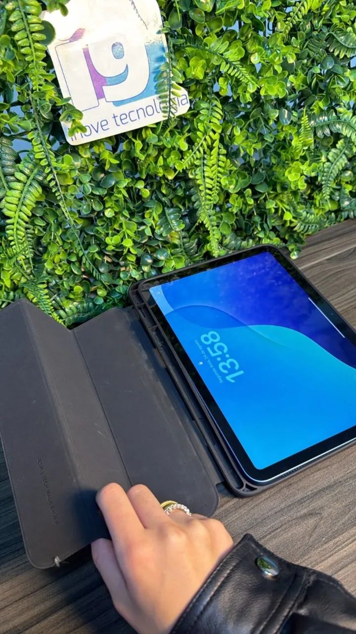 iPad (10° Geração) A2696  MPQ13LL/A Cor azul   Apple A14 Bionic  64GB Versão iOS 18.6.2  - Foto 5
