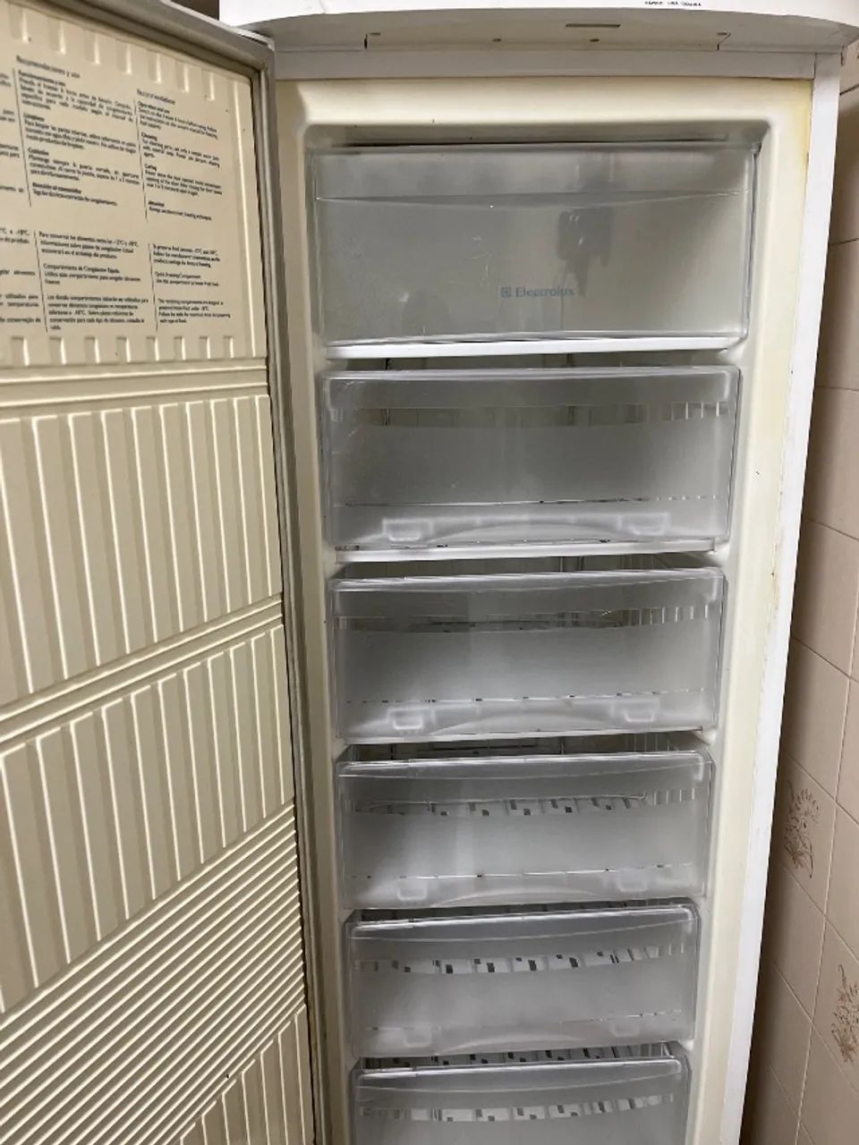Freezer vertical