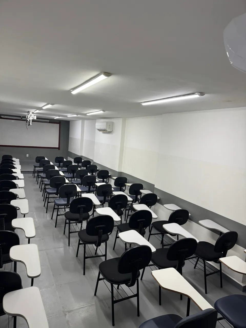 Vendo cadeira escolar  - Foto 2