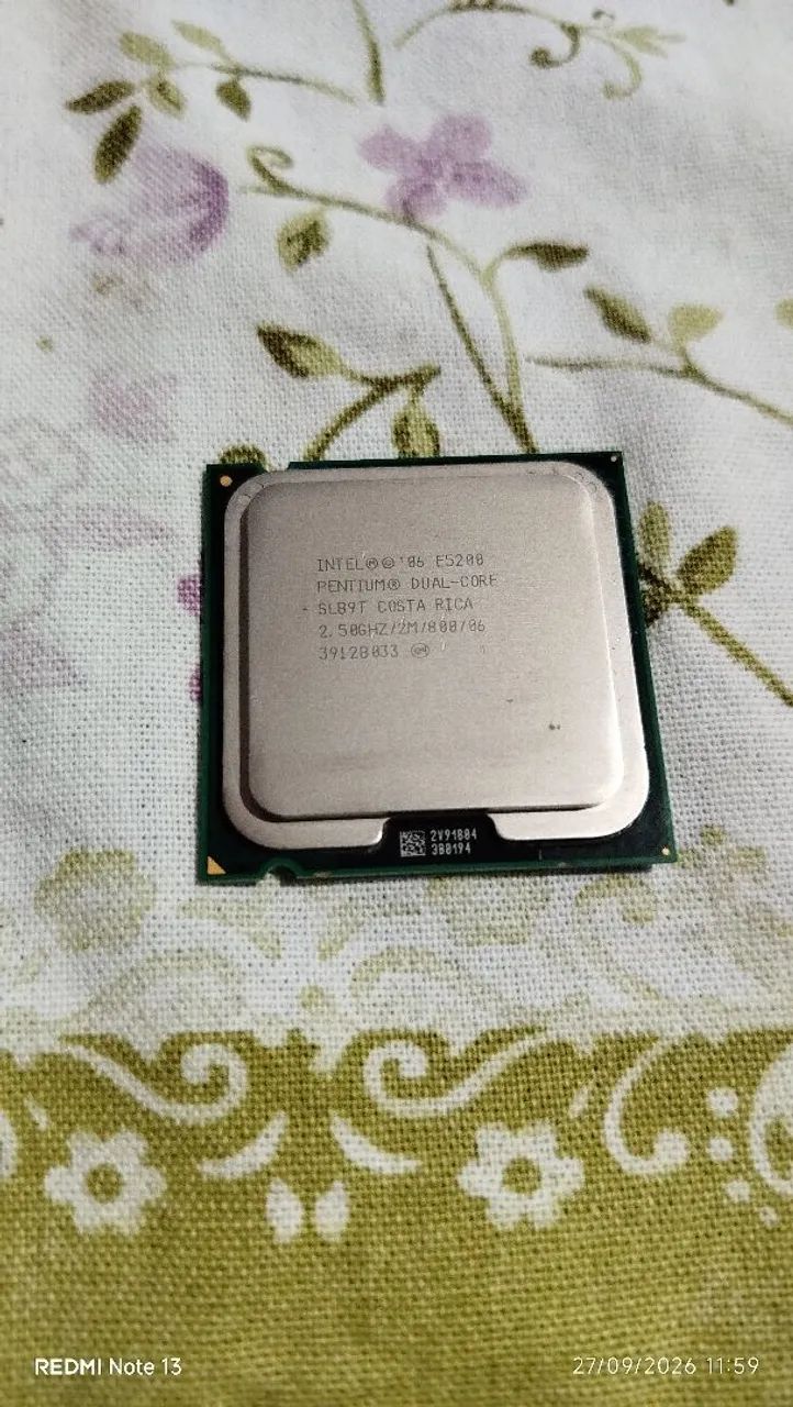 processador Intel Pentium Dual-Core E5200 de 2.50 GHz.