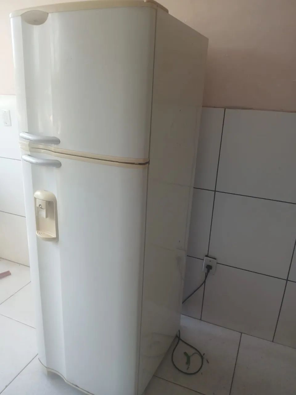 Vendo geladeira funcionando perfeitamente  - Foto 3