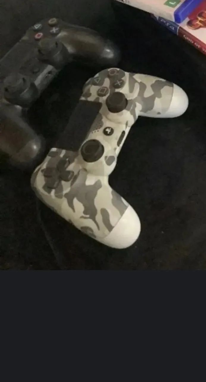 Dois controles ps4