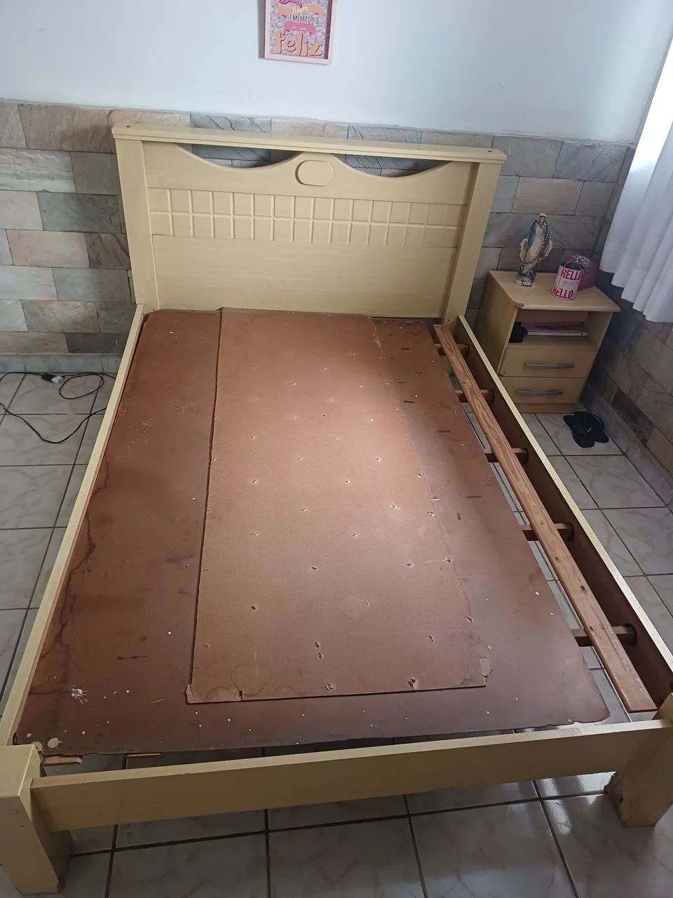 Vendo  cama de casal usada