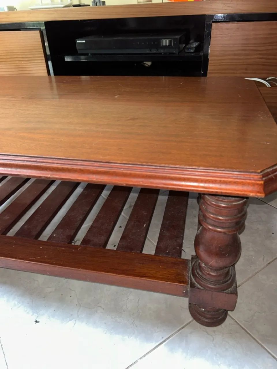 Mesa de centro antiga de madeira maciça  - Foto 2