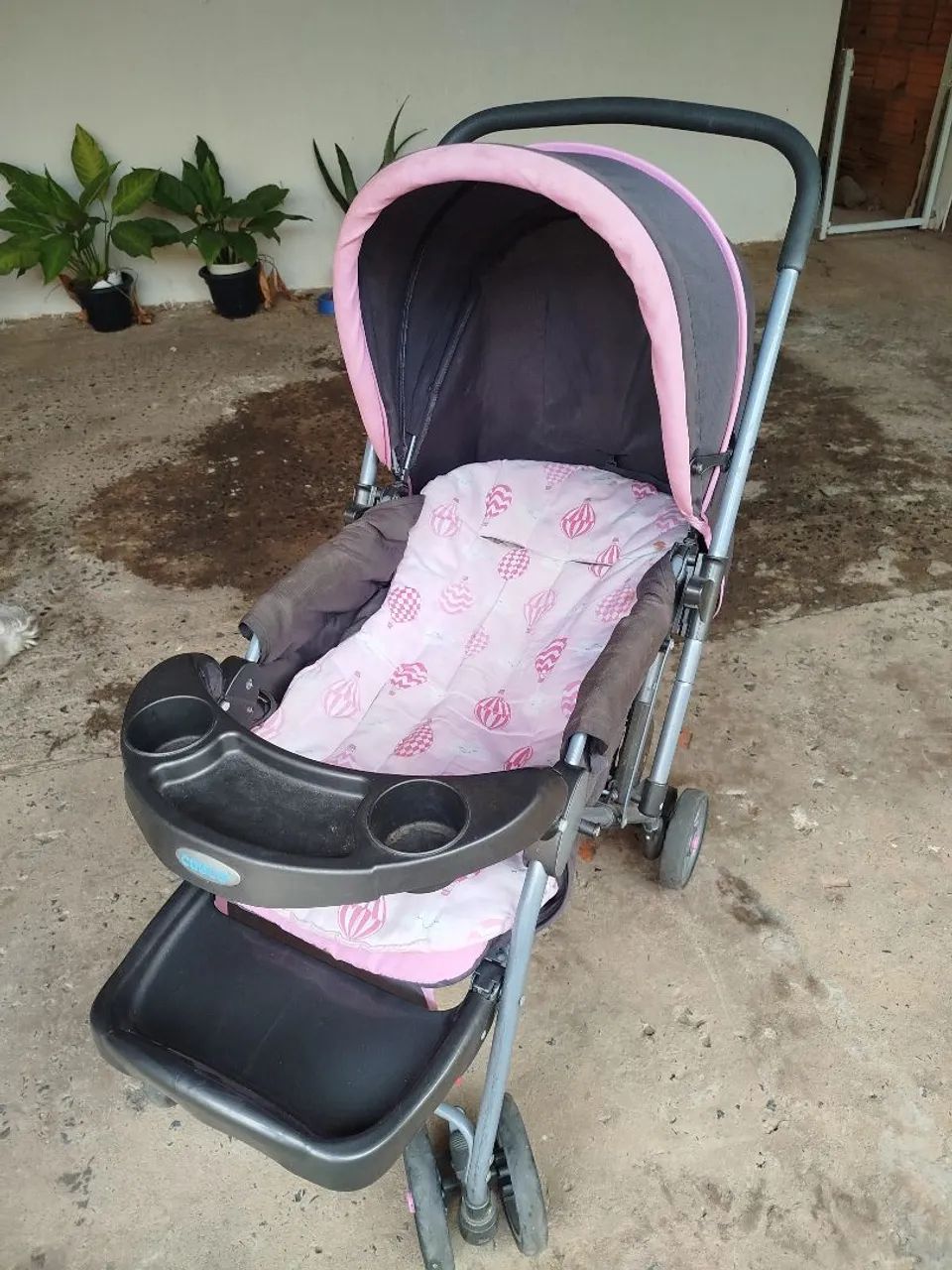 Vende-se carrinho de bebê