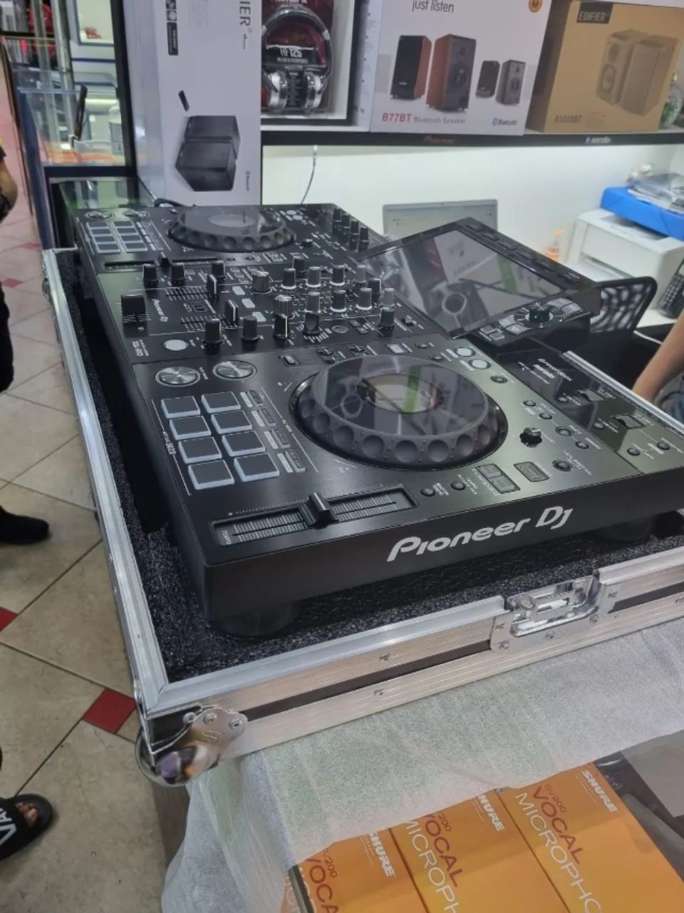 COMBO  Controladora Pioneer DJ XDJ-RX3 + Case KGB Canto de Aço