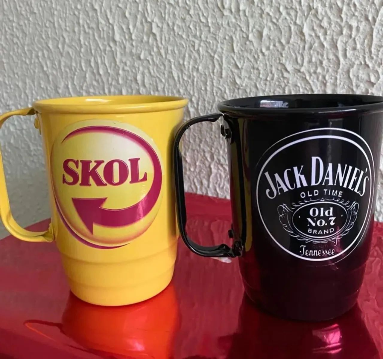2 Canecas de Alumínio 