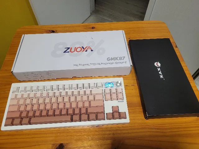 Teclado Mecânico GMK87 Creme