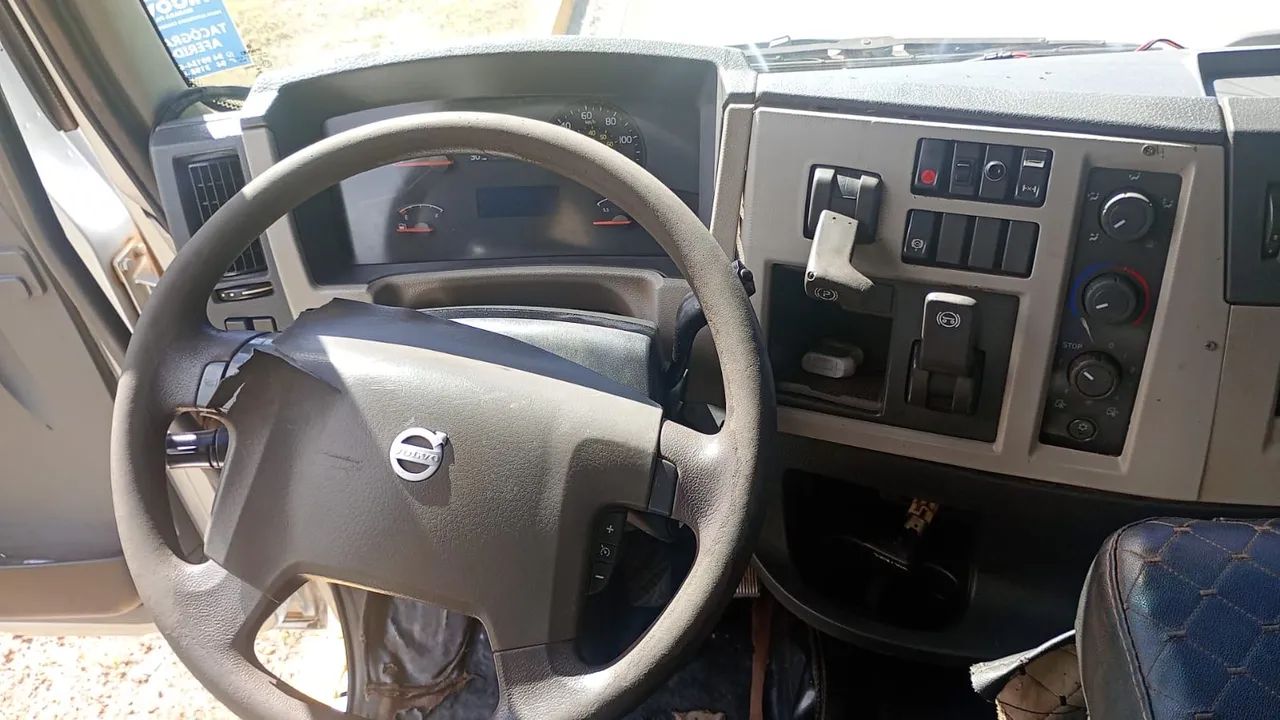 CAVALO - VOLVO - VM 330 - 4x2 - AUTOMÁTICO  - Foto 3