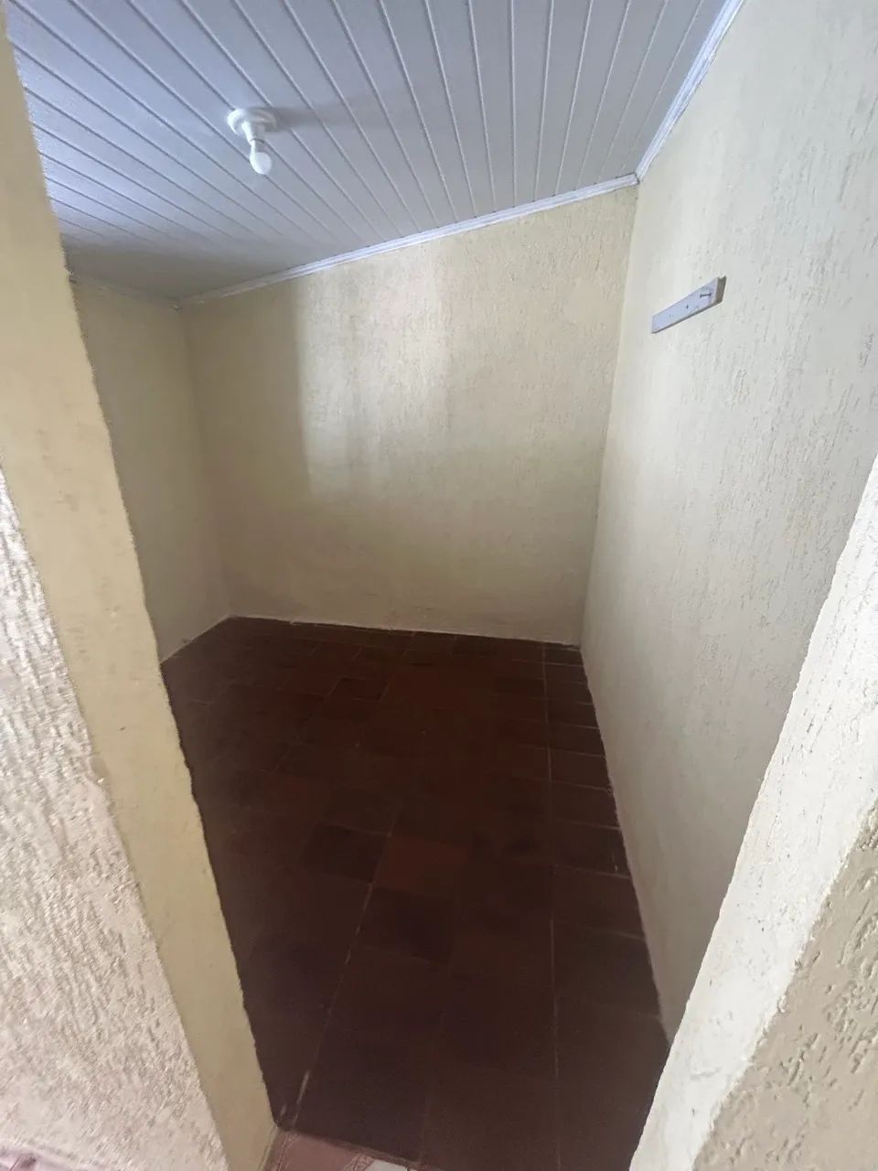 Dois cômodos com banheiro para solteiro  - Foto 2