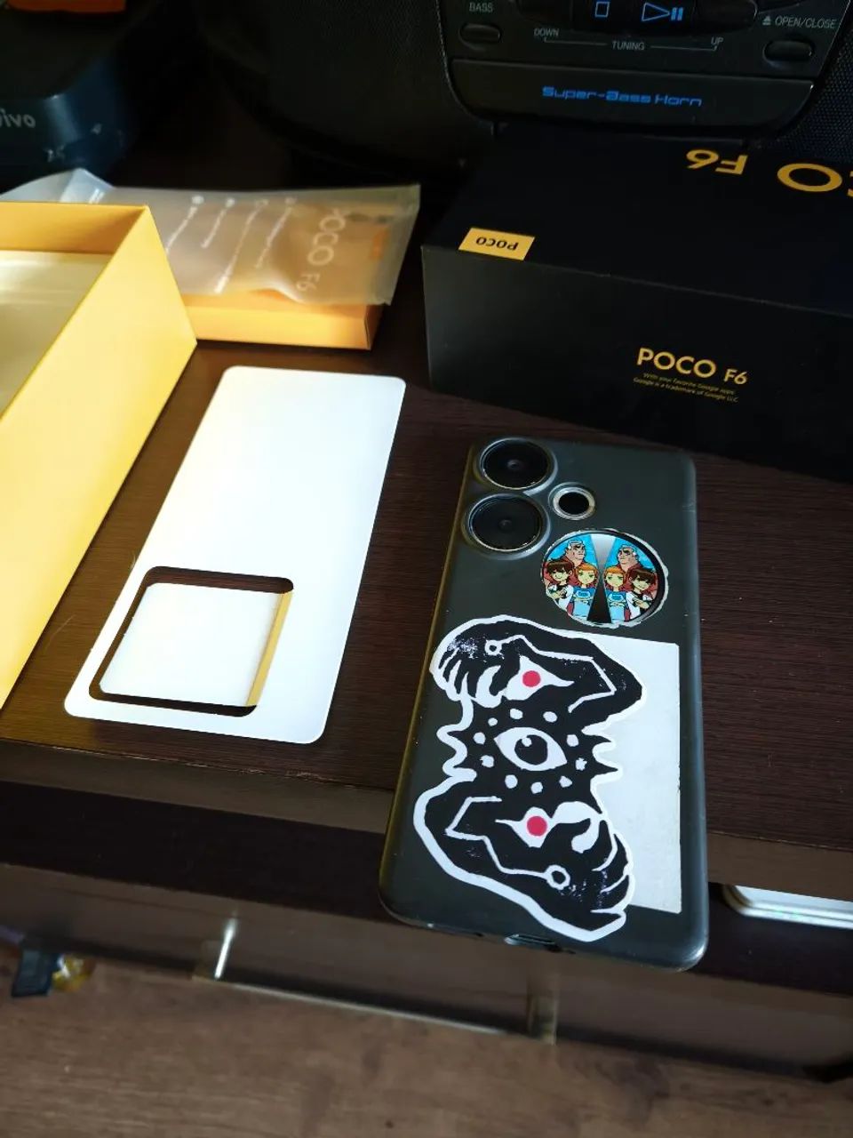 Celular Xiaomi POCO F6 512g  - Foto 3