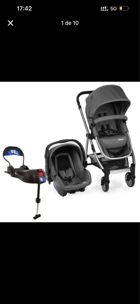 Carrinho de bebê com bebê conforto e base 