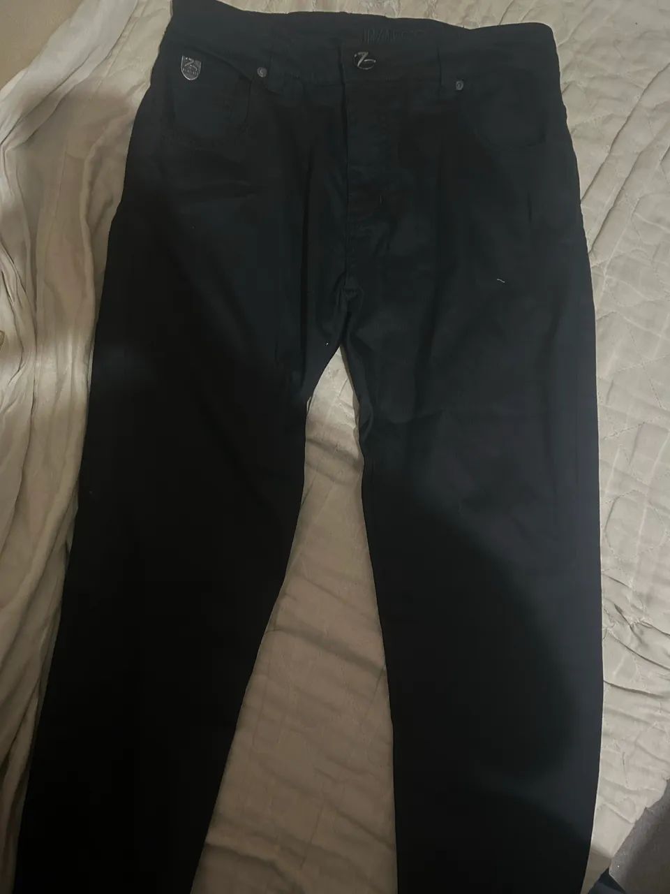 calça preta, blinclass.