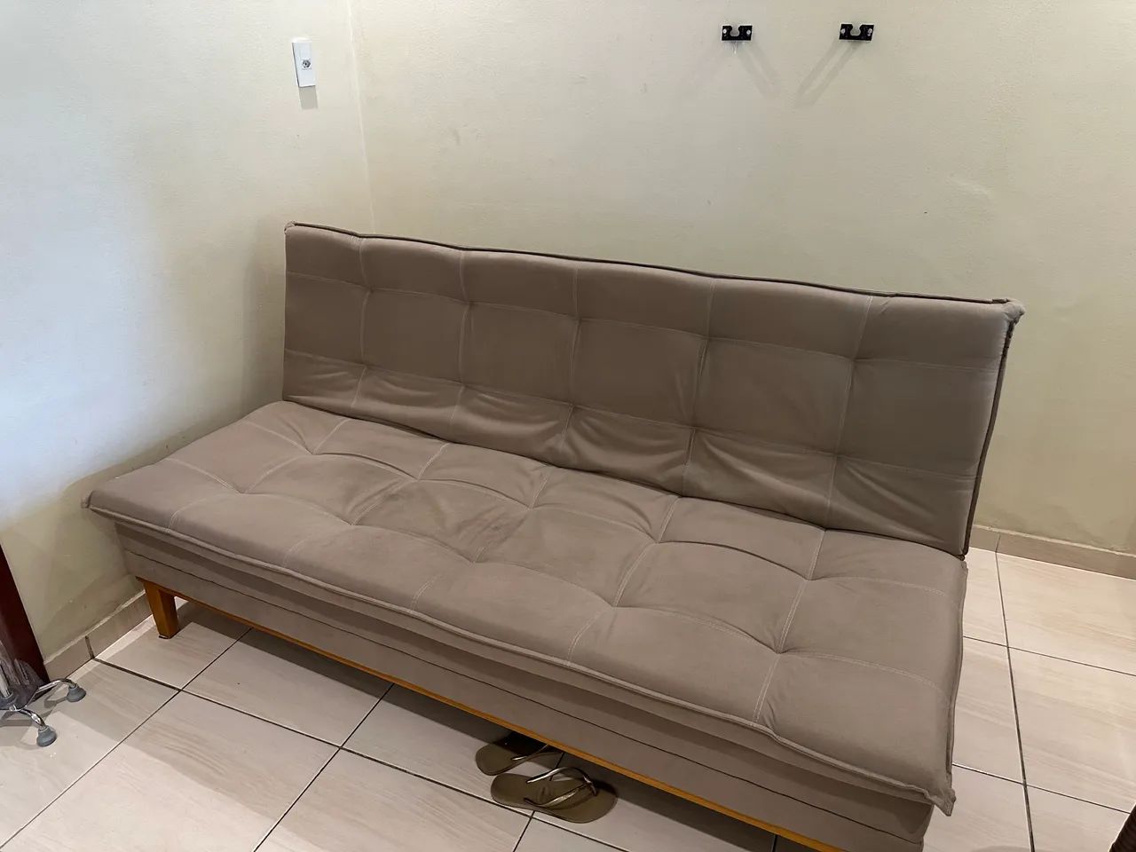 Vendo sofá cama com pouco tempo de uso  - Foto 2