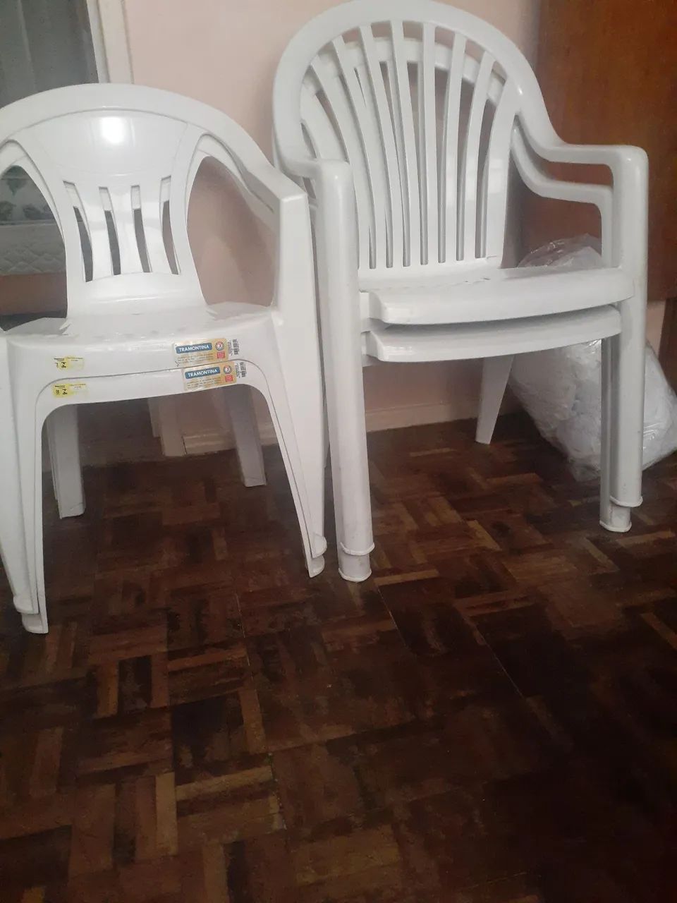 Cadeira de plástico 