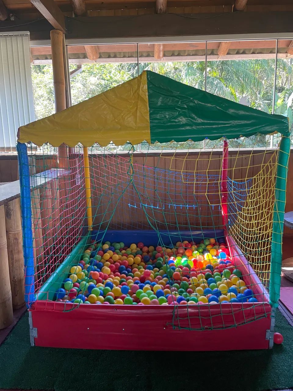 Piscina de bolinha infantil 