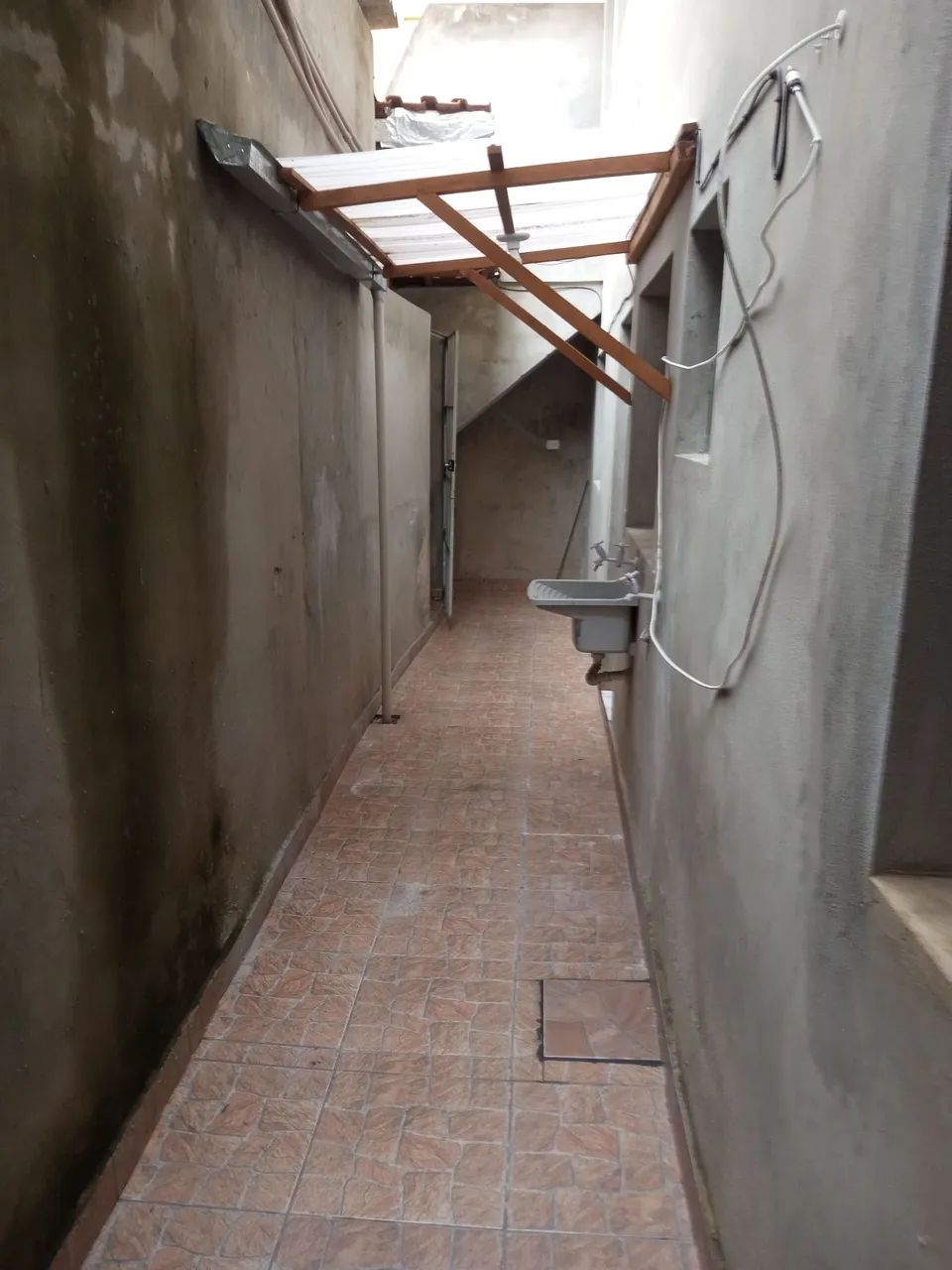 Aluga-se uma casa de três cômodos - Foto 5