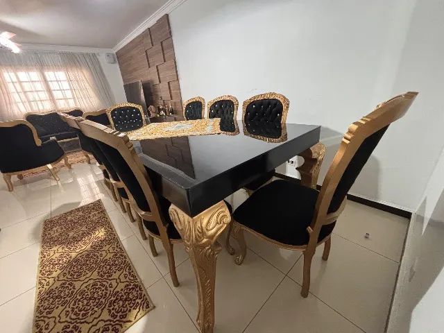 Mesa de janta 8 cadeiras e sofá de 2 lugares e 2 poltronas  - Foto 3