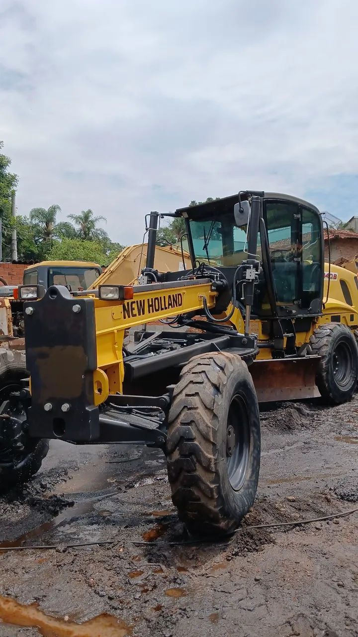 Motoniveladora New Holland rg140b 2012 com 5.100 horas  - Foto 6