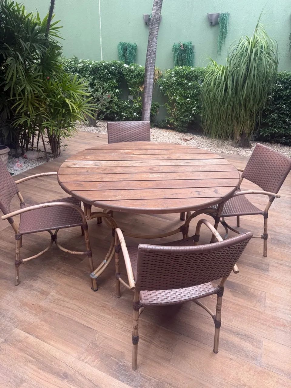 Mesa de varanda com cadeiras  - Foto 2