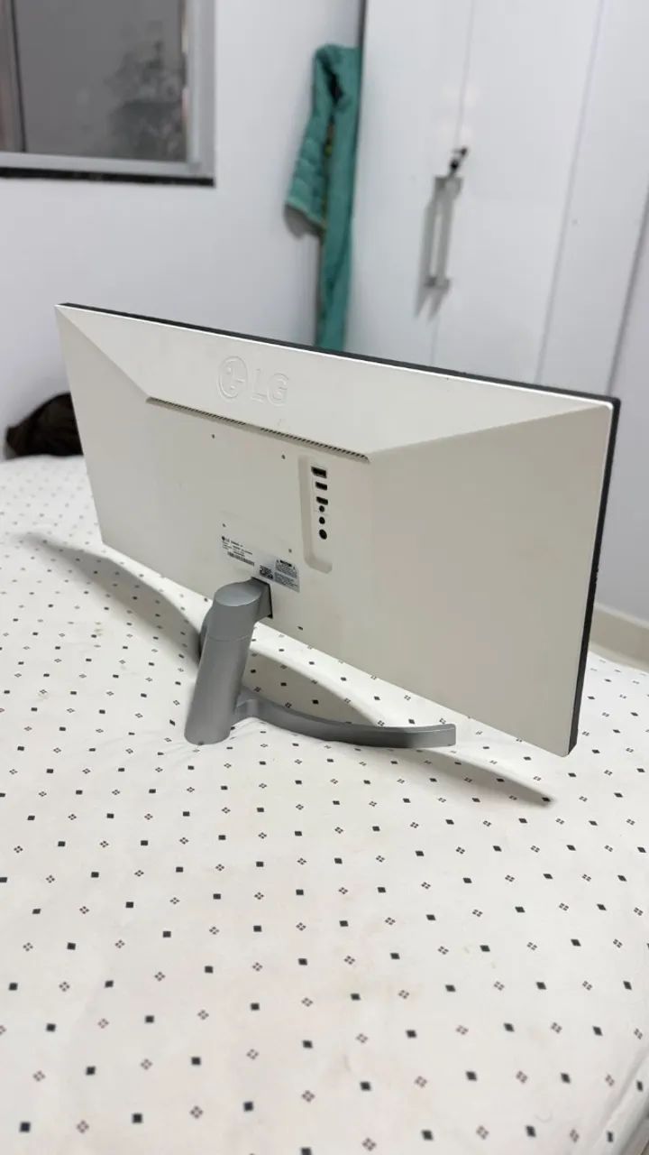 Monitor LG ultrawide 29"  LK600 - Foto 2