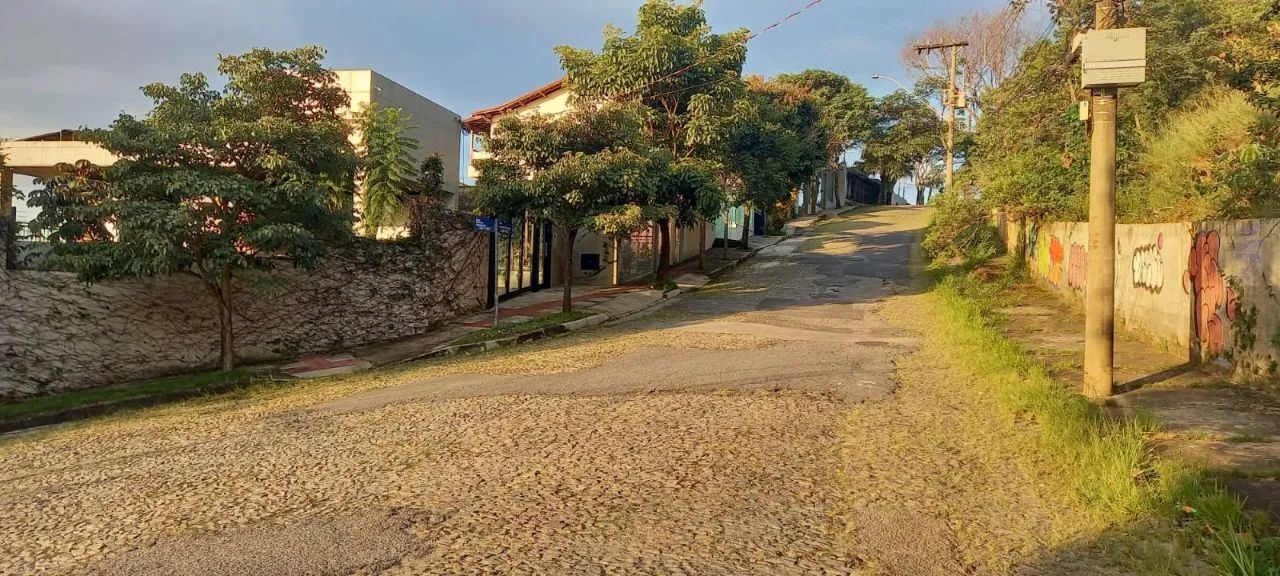 Vendo 2 lotes juntos ou separados, com 392 m² e 378 m² com 770 m².