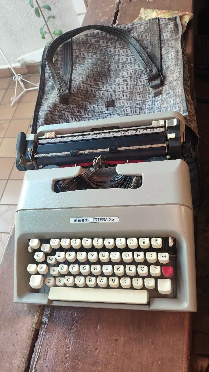 Máquina de escrever Olivetti Lettera 35 - Foto 4