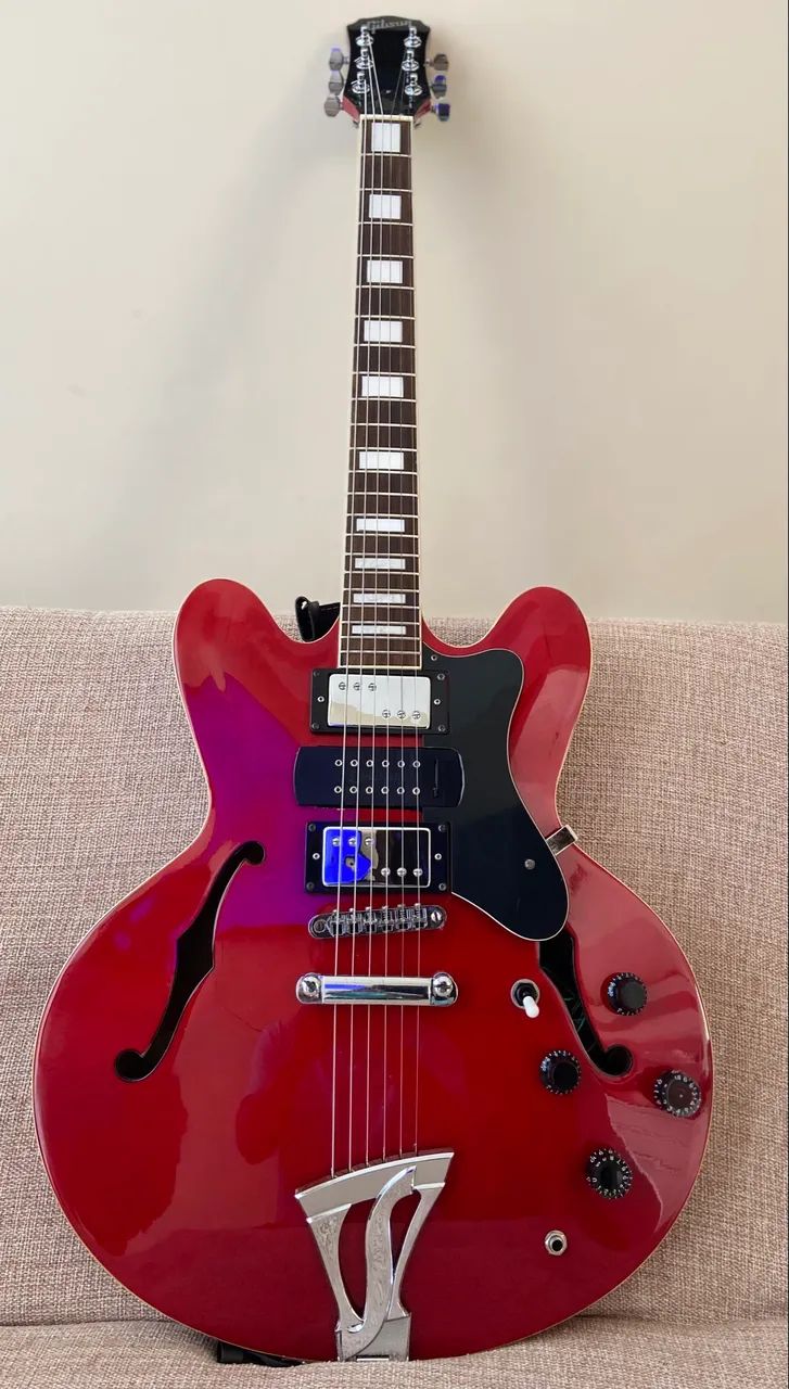 Gibson ES335 Chinesa - Instrumentos musicais - Mário Campos