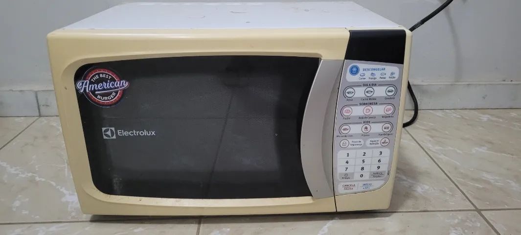 Microondas Electrolux MTD30 20litros display e botões danificados. 
