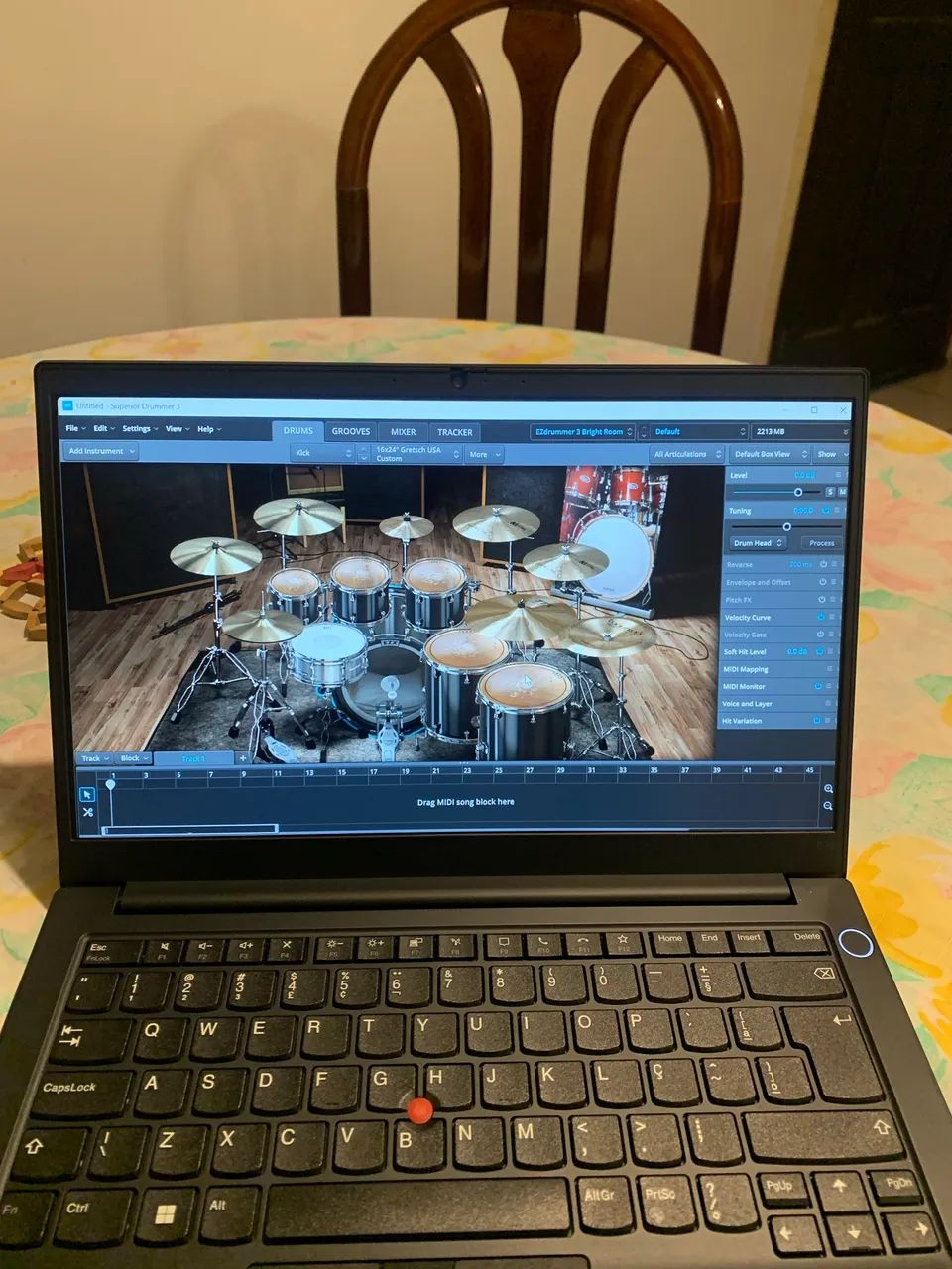Alesis nitro mesh com notebook e interfere Scarlett top - Foto 5