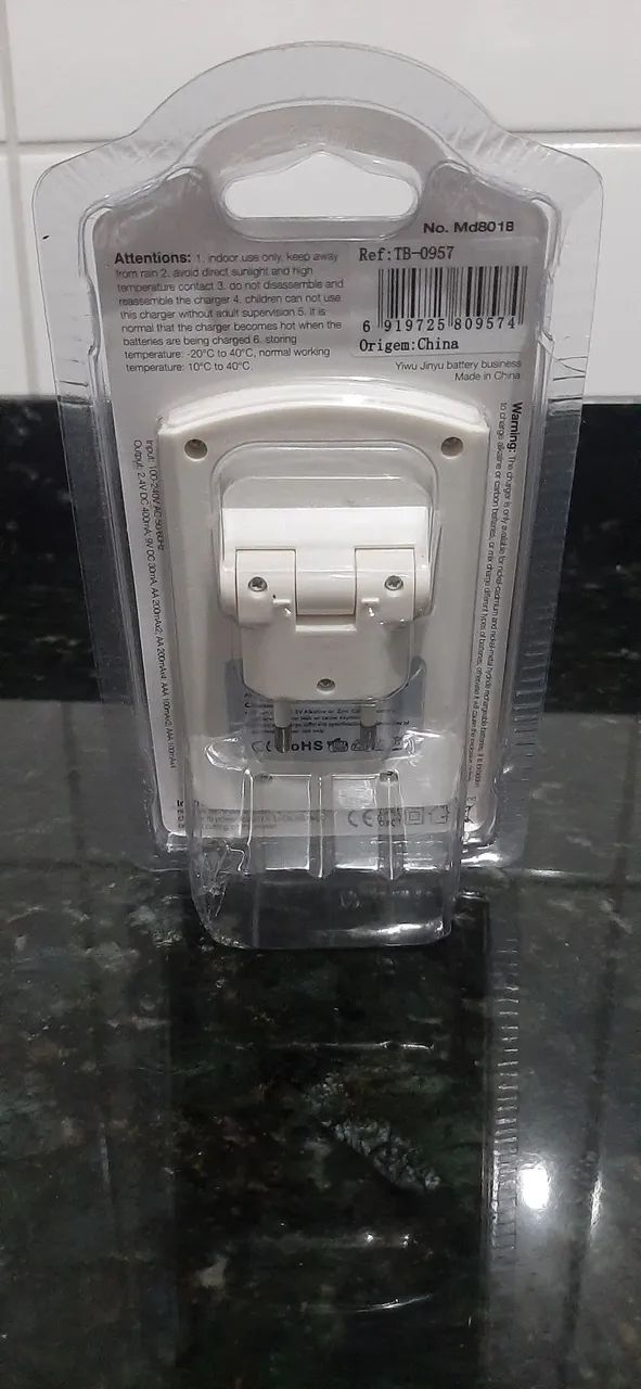 Carregador  de Pilhas Maxday MD-801B Bivolt (AA, AAA e 9V) - Foto 3