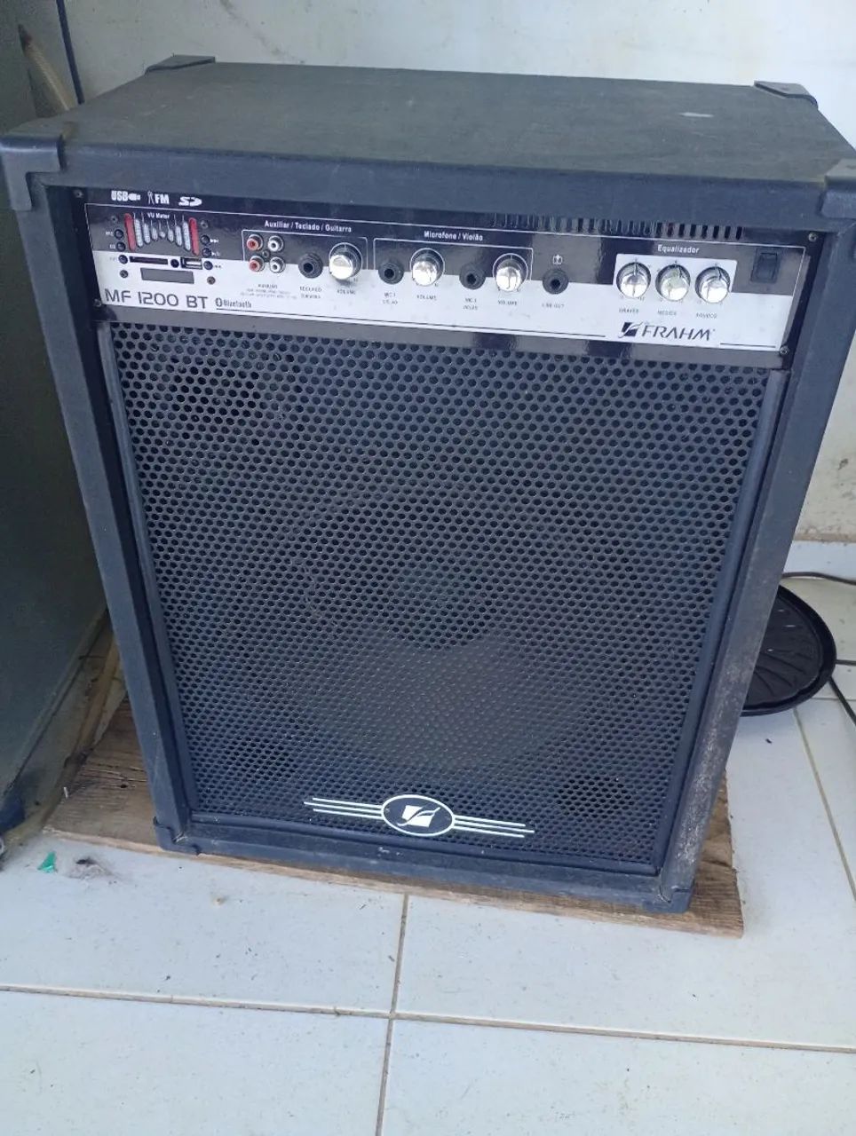Vendo caixa de som amplificada 1200 watts 