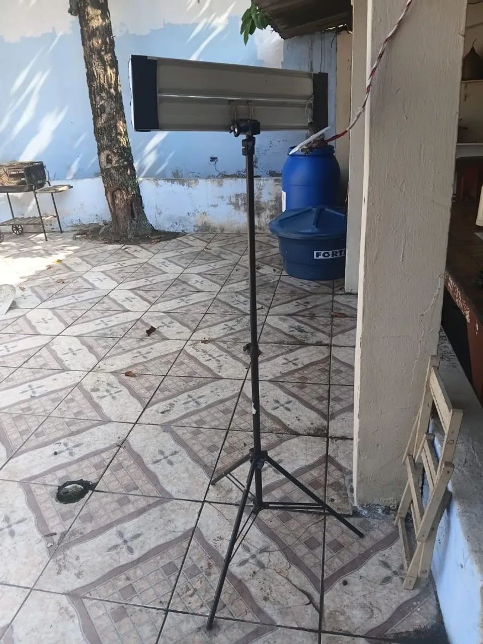 LUMINÁRIA COM TRIPÉ  - Foto 2