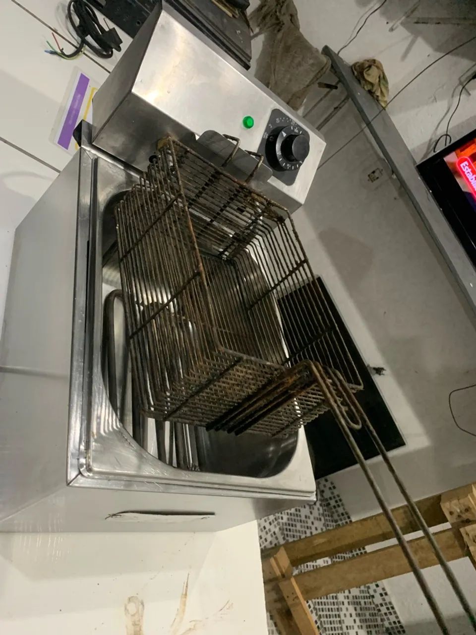 Fritadeira 220v  funcionando 