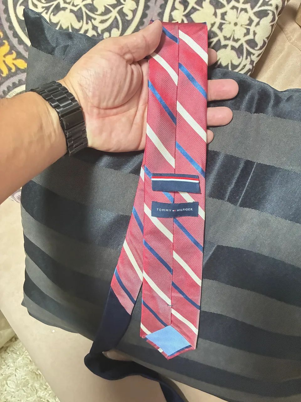 GRAVATA TOMMY HILFIGER LISTRADA | NUNCA USADA - Foto 4
