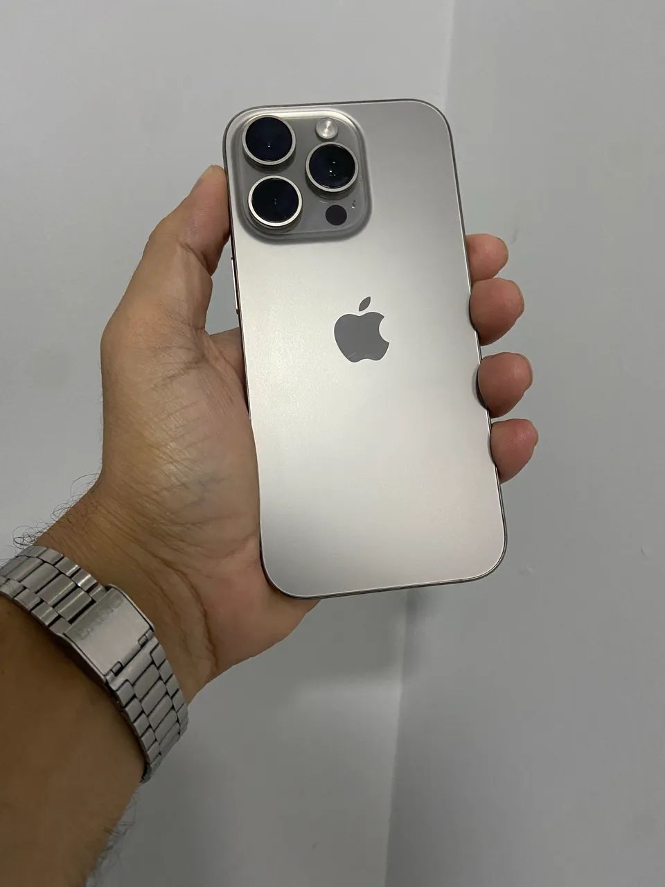 Apple iPhone 16 Pro シルバー 本体 IPHONE 16 PRO - Celulares e Smartphones - Monte Castelo, Campo