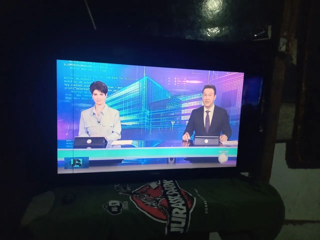 Tv 28 polegadas smart adaptada na moldura de 32com uma linha  - Foto 2