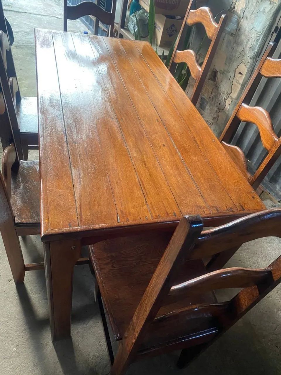 Mesa de madeira com 6 cadeiras  - Foto 4