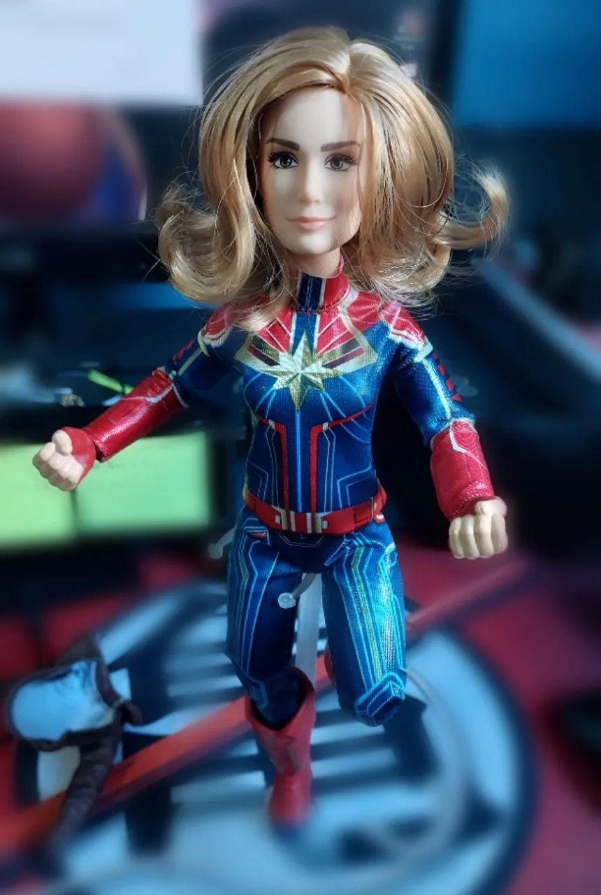 Barbie Capitã Marvel - Foto 4