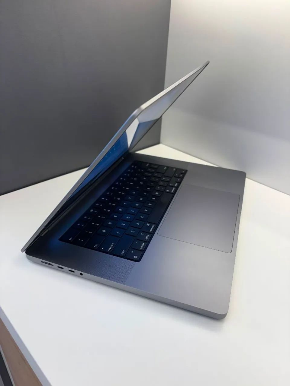 Macbook Pro 16gb 512gb Chip M1 PRO com garantia - Loja física