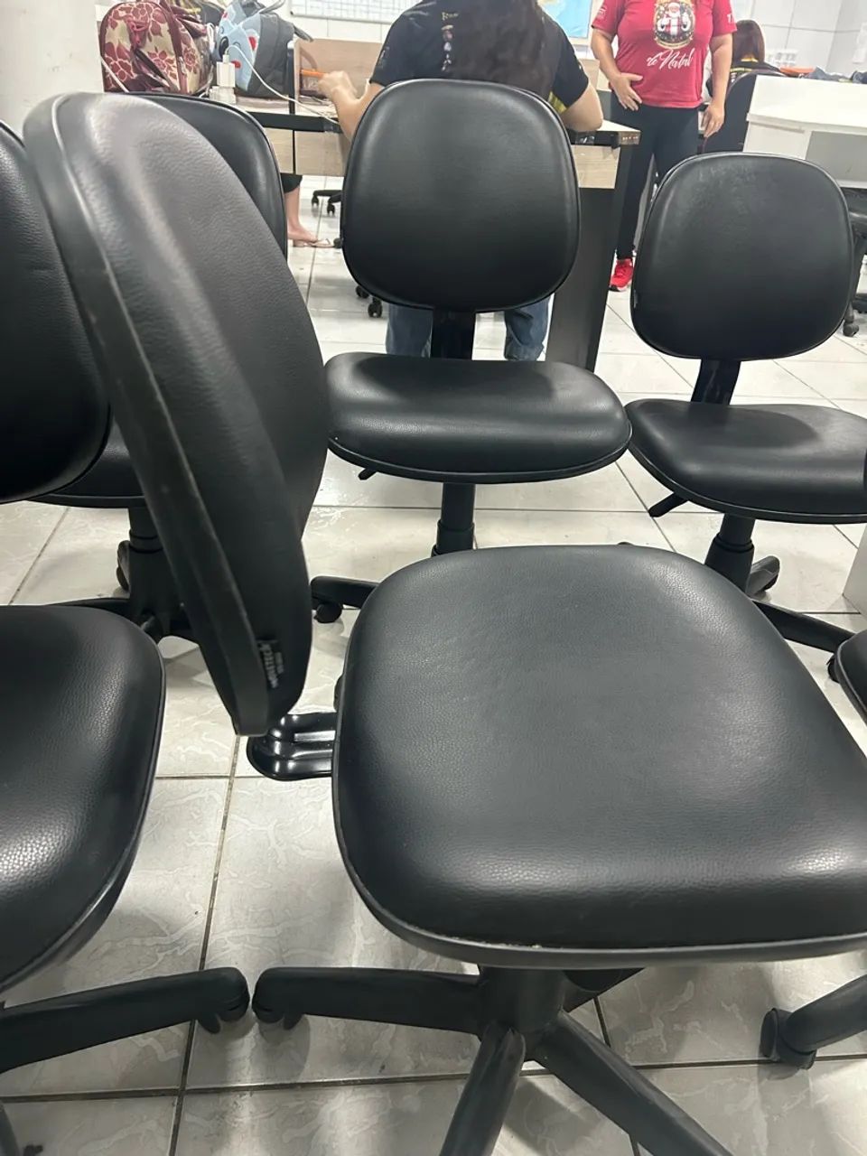 Cadeira sobe e desce com roda - Foto 5