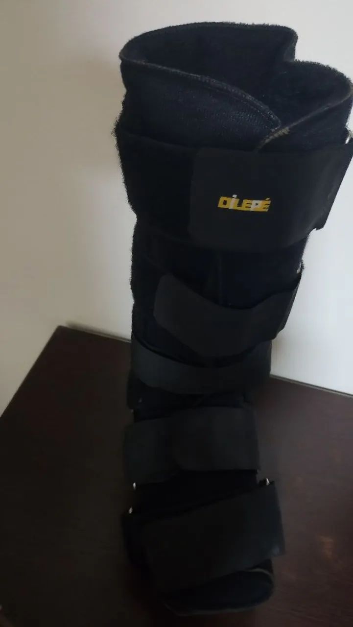 Bota ortopédica semi nova