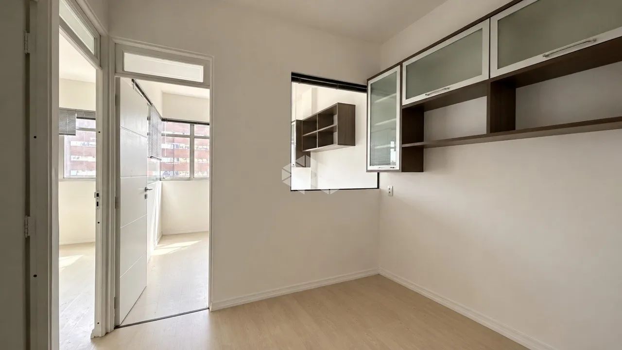 SALA COMERCIAL À VENDA COM 40 M² NO CENTRO DE FLORIANÓPOLIS - Foto 2