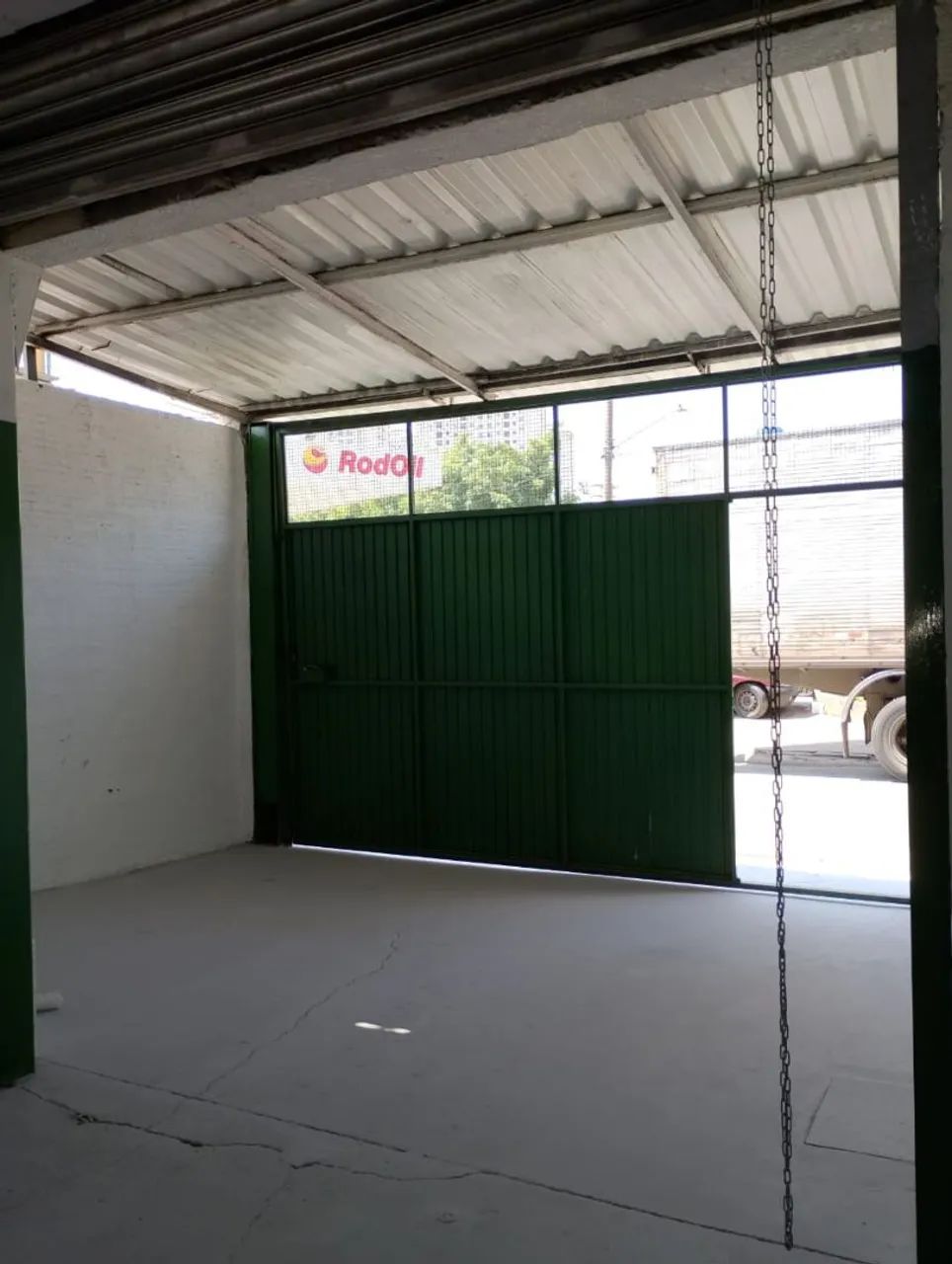 Galpão comercial amplo, fechado, reformado. - Foto 2