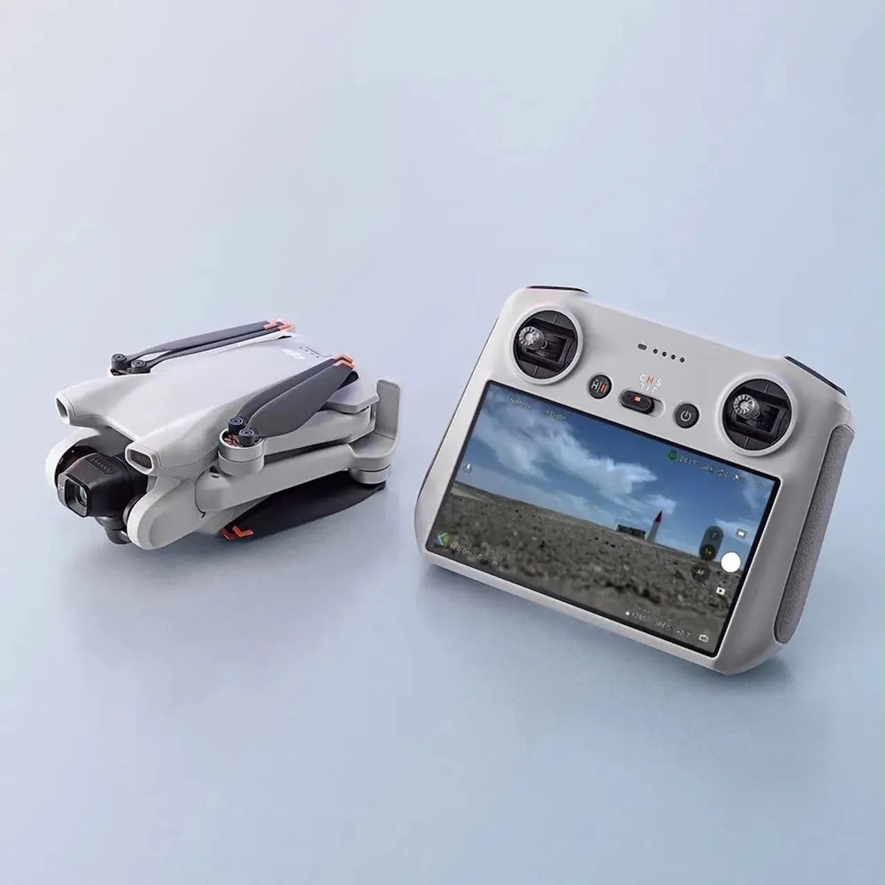 Drone DJI Mini 3 Standard com Controle Remoto com Tela