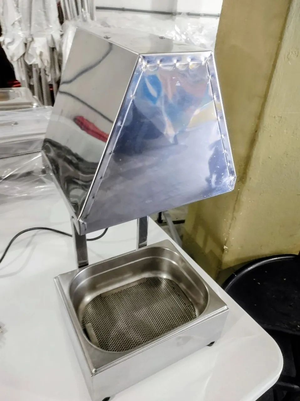 Conservador de batata com lâmpada 220 V - Foto 5
