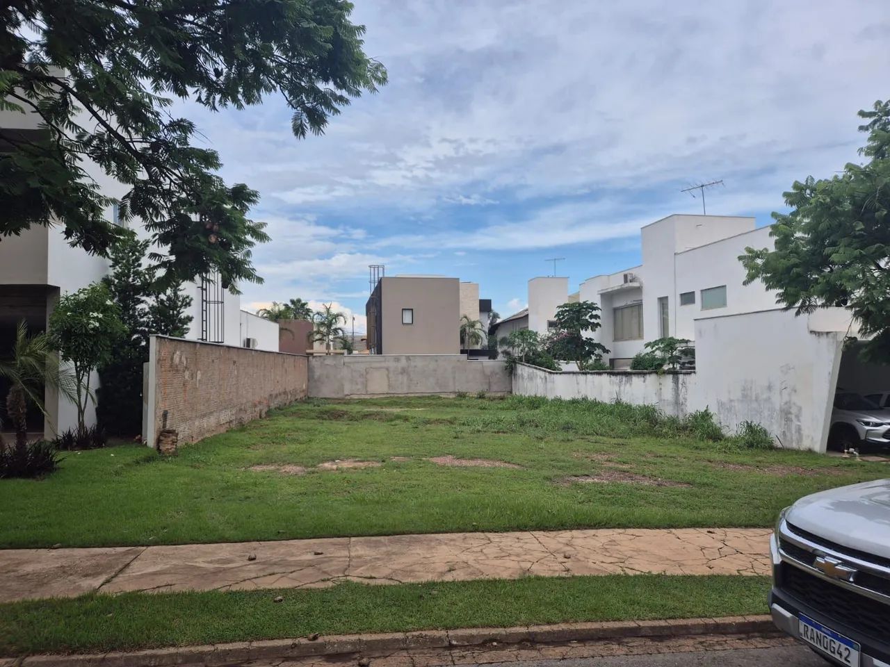 Vende-se terreno com 457,63 m2 no Cond Florais Cuiabá em Cuiabá MT  - Foto 2