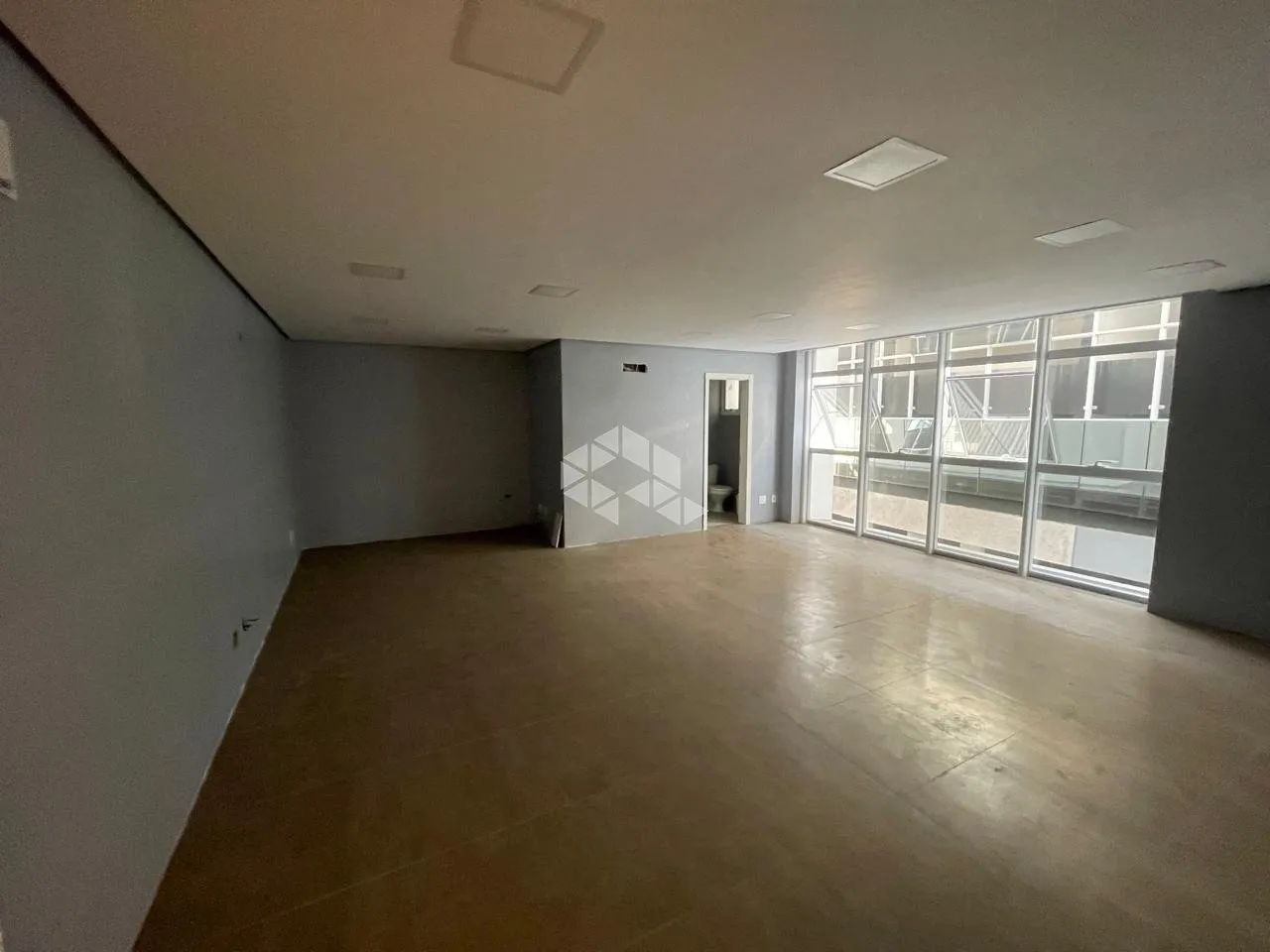 Sala comercial a venda no centro de Garibaldi - Foto 2